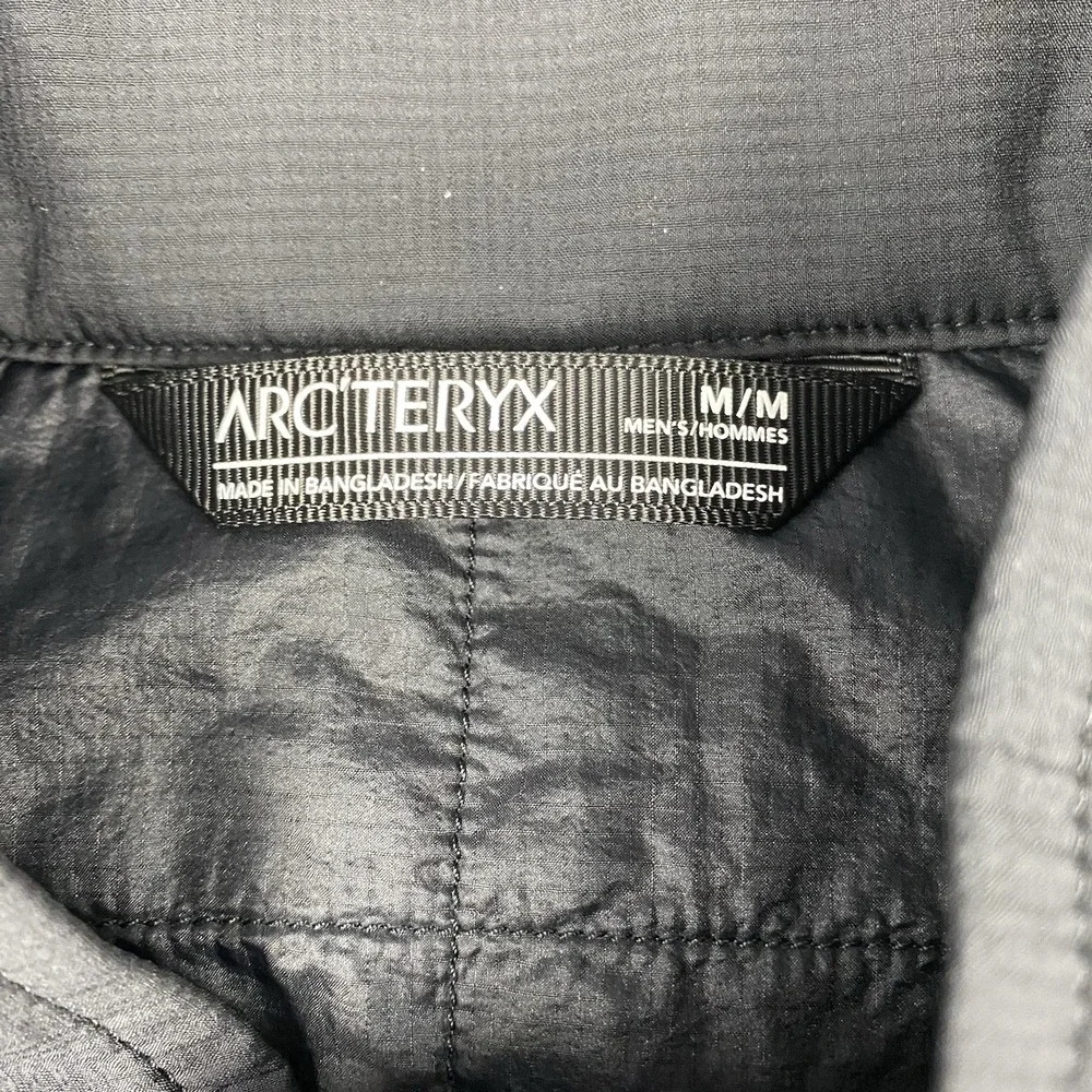 Arcteryx Atom SL Vest Mens Sz M Black Insulated Lightweight Pockets Company Logo